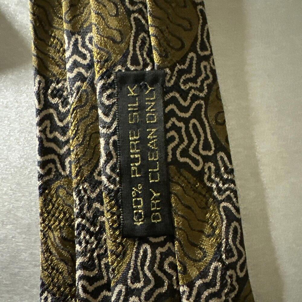 PRE‎ OWNED DESIGNER GIORGIO ARMANI TIE - Picture 4 of 5